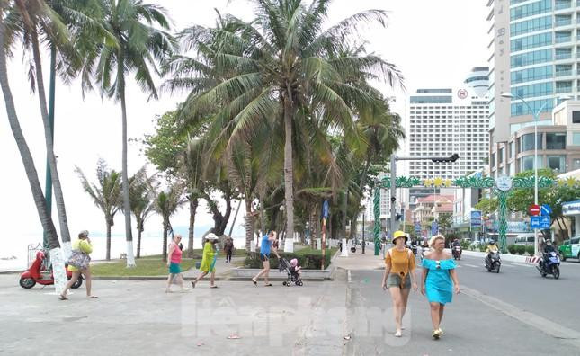 Khách quốc tế tham quan thành phố Nha Trang vào năm 2020. Ảnh: Công Hoan