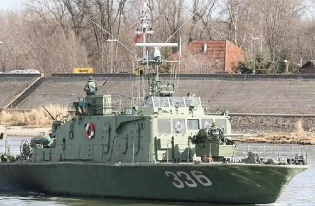 Tính bán rẻ tàu quét mìn ‘đắp chiếu’, Hải quân Úc hứng chỉ trích