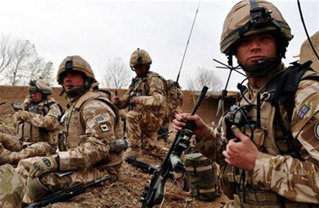 Tướng Anh thừa nhận lạc hậu về chiến thuật so với Nga