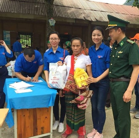 BẢN TIN TÌNH NGUYỆN: Chăm sóc y tế cho hơn 1.000 người dân biên giới
