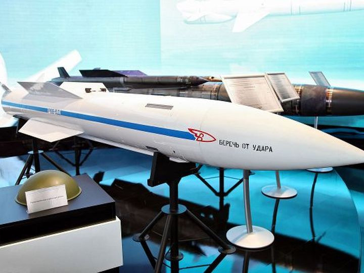 Tiêm kích Su-57 như hổ mọc thêm cánh nhờ siêu tên lửa R-37M