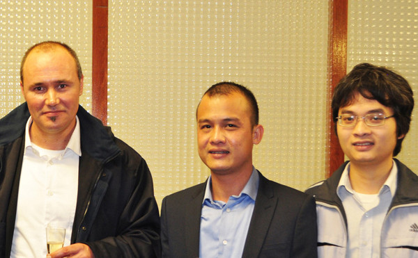 Vũ Hải Vinh ( giữa)