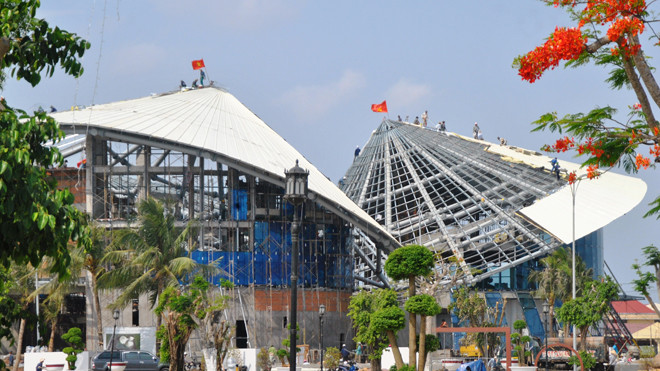 Trung tâm Triển lãm nghệ thuật - Nhà hát Cao Văn Lầu đang hoàn thiện. Ảnh: Tiến Hưng - Lê Việt