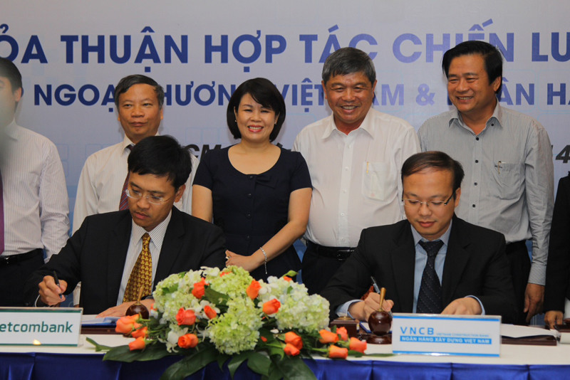 Thấy gì từ việc Vietcombank “giải cứu” VNBC? 