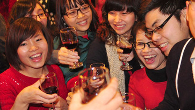 Nâng ly chúc mừng nhau là điều tốt đẹp