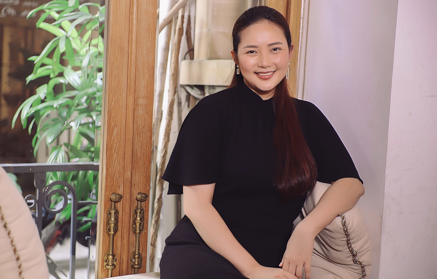 Livestream nói khán giả bu xem đông và bình luận đôi co, Phan Như Thảo bị phản ứng gay gắt