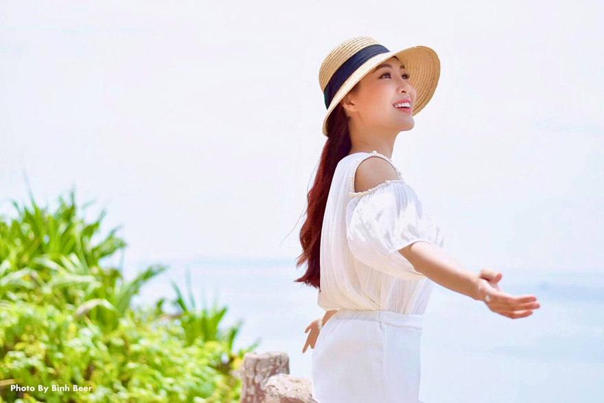 Hoa khôi áo dài Trương Diệu Ngọc hỗ trợ công tác chống dịch tại quê nhà Quảng Nam 