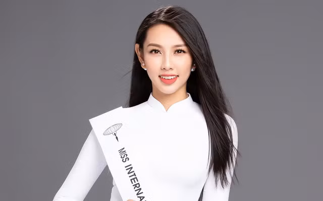 'Hội chị em hoa hậu' giản dị tụ họp trong bữa tiệc sinh nhật của người đẹp Thùy Tiên
