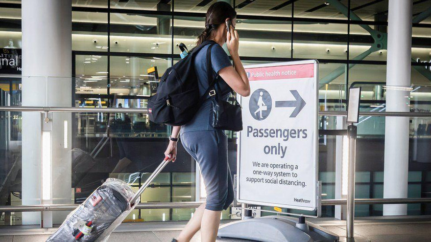 Nguy cơ về một "làn sóng COVID-19" mới tại Vương quốc Anh vẫn đang hiện hữu. Ảnh minh họa: Getty.