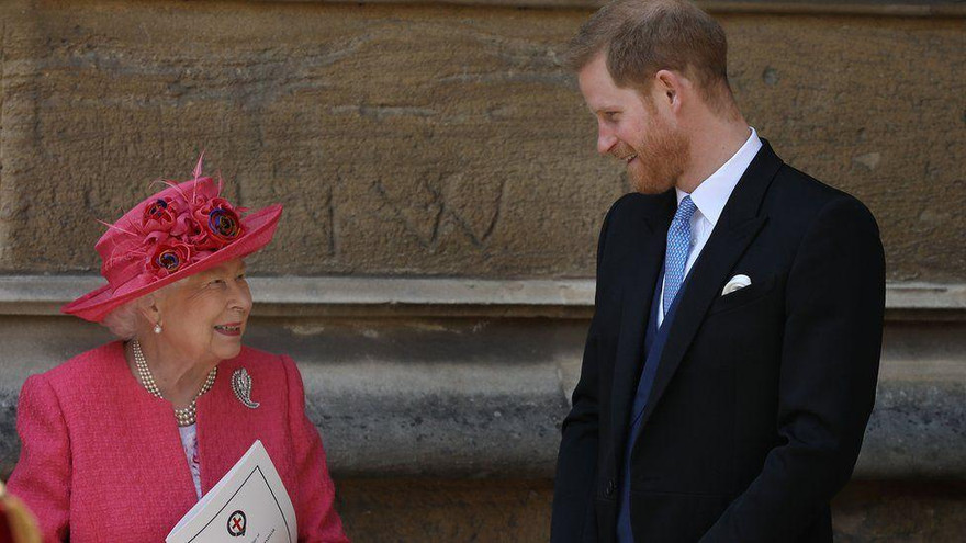 Hoàng tử Harry trong một lần gặp trực tiếp Nữ hoàng Elizabeth Đệ nhị. Ảnh: Getty.