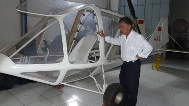 Chiếc máy bay VAM nằm trong kho tại quận 12, TPHCM từ năm 2007 tới nay chờ giấy phép thử nghiệm. Ảnh: P.V