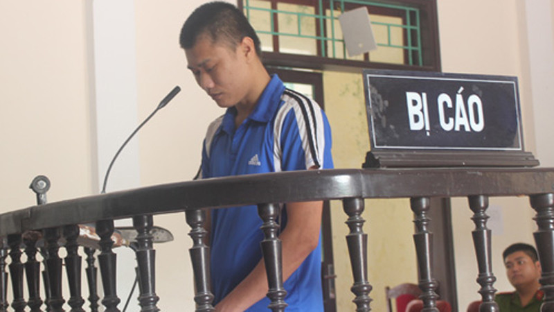 Bị cáo trước vành móng ngựa