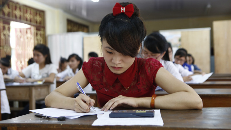 Thí sinh thi cao đẳng làm bài chiều 15/7. Ảnh: Như Ý