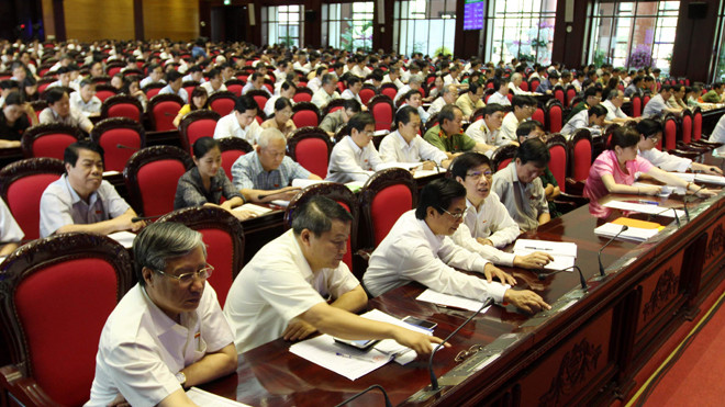 Đại biểu QH bấm nút biểu quyết (ảnh minh họa). Ảnh: Hồng Vĩnh