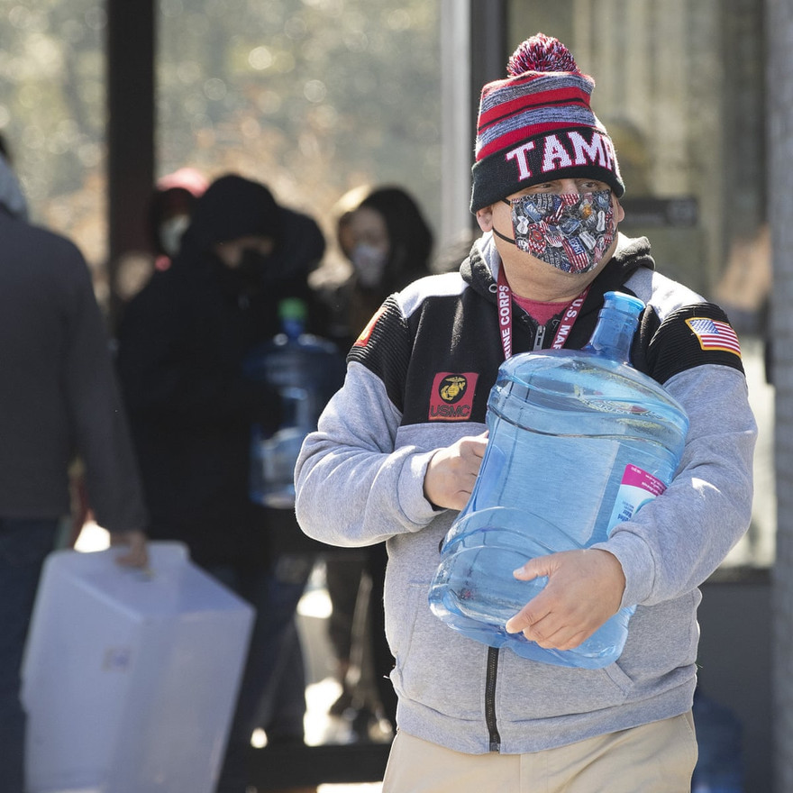 Gần 8 triệu người Texas vẫn đang trong tình cảnh mất nước sinh hoạt