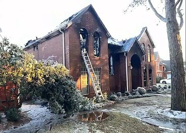 Mỹ: Bốn bà cháu chết cháy khi đốt lửa sưởi ấm