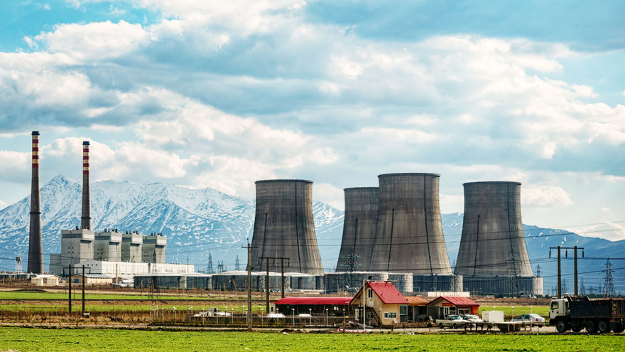 Cảnh báo sắc lẹm của quan chức Iran về thúc đẩy phát triển vũ khí hạt nhân