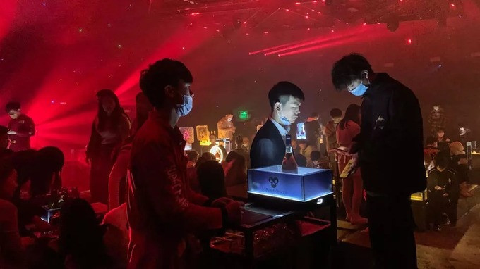 Vũ Hán: Quán bar nhộn nhịp sau một năm đại dịch