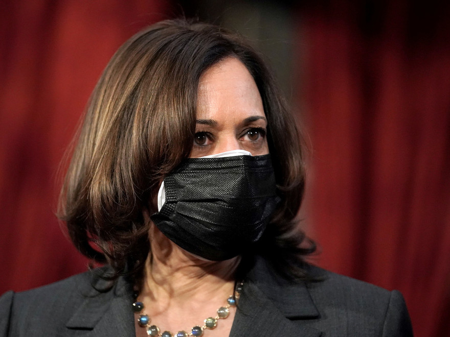 Phó Tổng thống Kamala Harris đã phá vỡ thế cân bằng với lá phiếu quyết định (Ảnh: Reuters)
