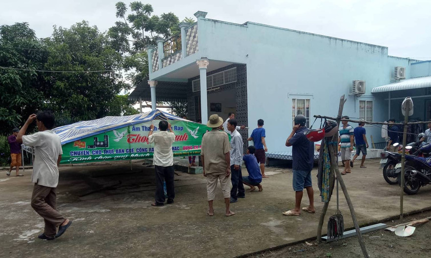 Gia đình lo hậu sự người đàn bà bị điện giựt tử vọng do chồng sử dụng điện bẫy chuột