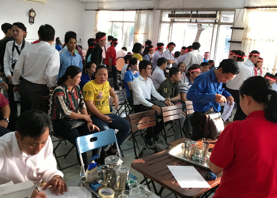 Tưng bừng Chủ nhật Đỏ Đất mũi Cà Mau