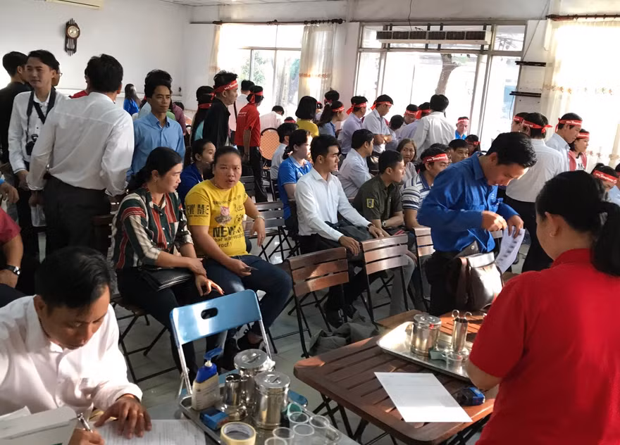 Tưng bừng Chủ nhật Đỏ Đất mũi Cà Mau