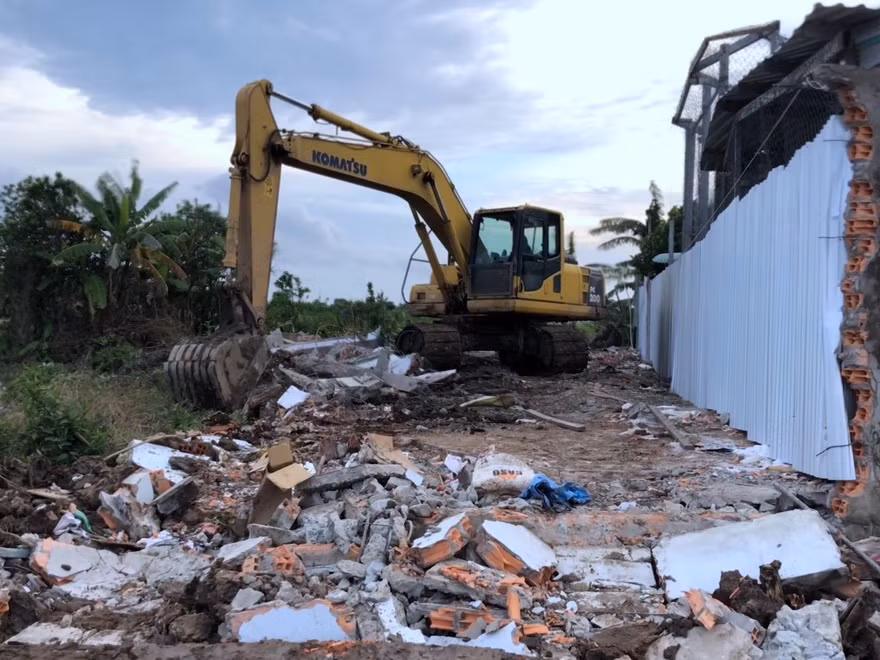 Cảnh giải tỏa, bàn giao mặt bằng triển khai dự án trên phần đất nhà ông Nguyễn Tiến Hải