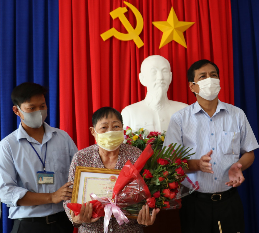 5 cụ bà ở trung tâm bảo trợ xã hội ủng hộ 25 triệu đồng phòng, chống dịch COVID-19