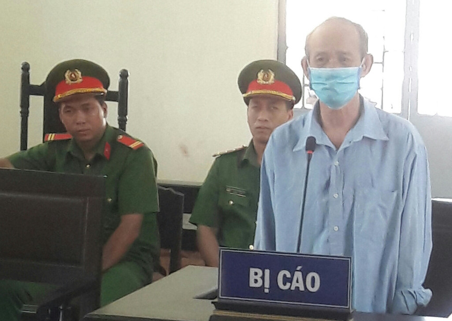 U70 dâm ô bé 9 tuổi từng thụ án 17 năm tội Hiếp dâm