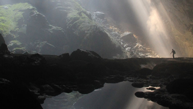 Hang Én lên phim bom tấn Mỹ