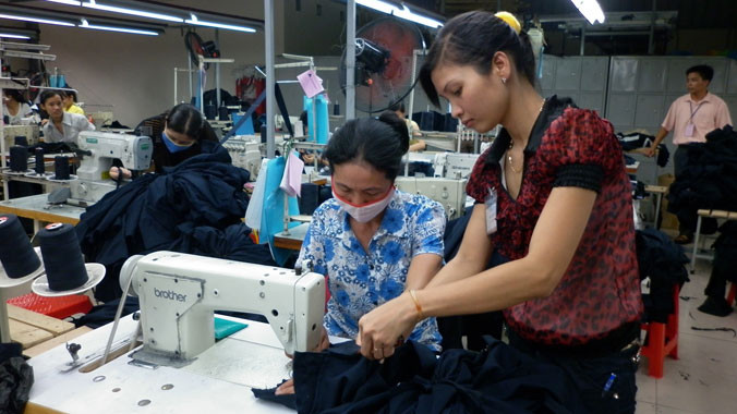 Giám đốc lương cao, công nhân lương còm cõi