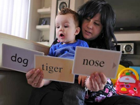 Các nhà nghiên cứu của Trường Steinhardt thuộc Đại học New York, Hoa Kỳ cho biết dạy trẻ đọc quá sớm không có nhiều ưu điểm như các bậc cha mẹ vẫn nghĩ.