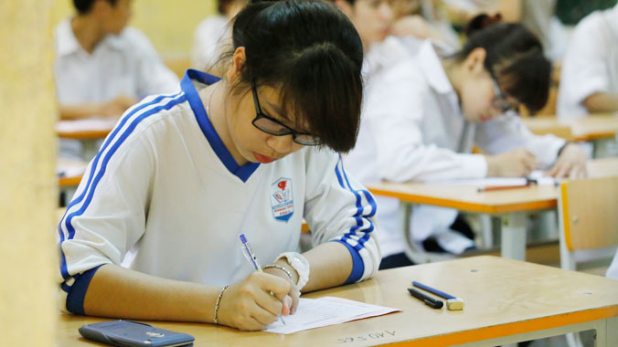 Thứ trưởng Nguyễn Vinh Hiển cho biết sẽ tiến tới một kỳ thi chung dùng để xét tốt nghiệp và tuyển sinh ĐH. ảnh: như ý