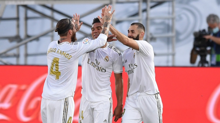 Real vút đi mạnh mẽ, ép Barca giương cờ trắng ở cuộc đua vô địch