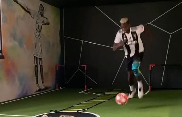 Paul Pogba xuất hiện trong màu áo Juventus.