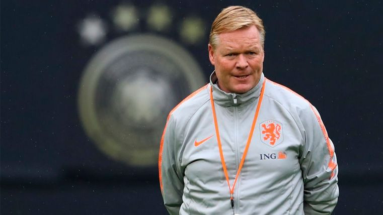 HLV Ronald Koeman phải cấp cứu vì đau tim.