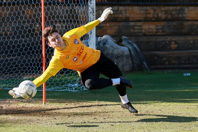 Đặng Văn Lâm đang tự cách ly tại Thái Lan.