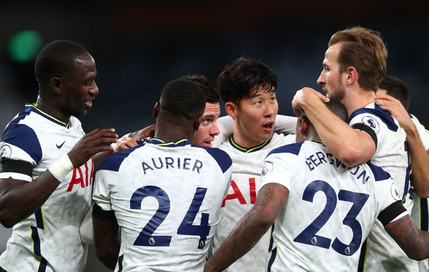 Son Heung-min đóng vai người hùng của Tottenham.