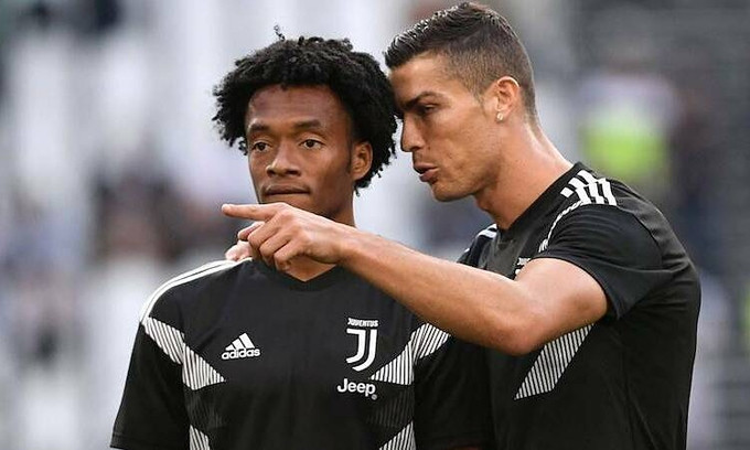 Siêu sao Ronaldo bị chỉ trích nặng nề