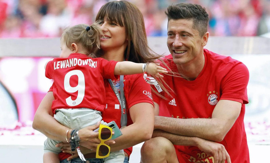 Bà xã tiết lộ bí mật giúp Lewandowski lên đỉnh thế giới
