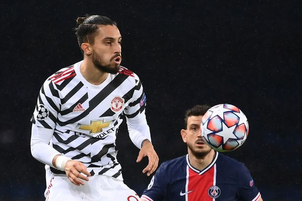 Alex Telles là ngôi sao thứ hai của M.U mắc COVID-19, sau Paul Pogba.