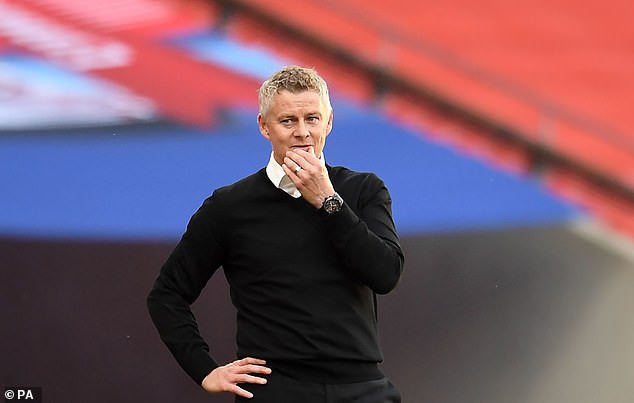 HLV Solskjaer đứng trước mùa giải đầy khó khăn với M.U.