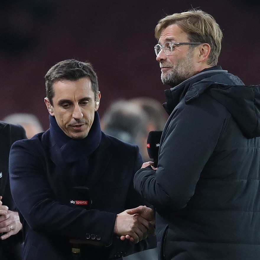 Neville và Klopp đang khác quan điểm