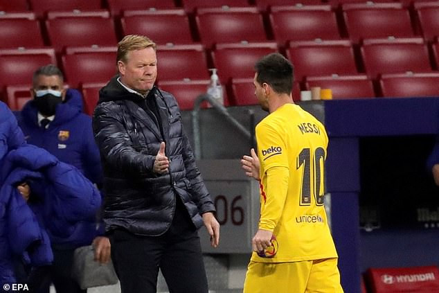 HLV Ronald Koeman lần đầu gạch tên Messi khỏi đội hình Barcelona.