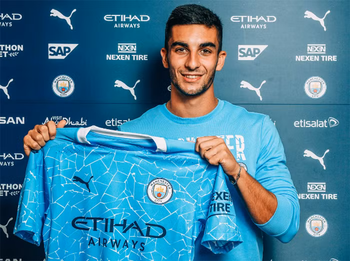 Ferran Torres đã trở thành tân binh đầu tiên của Man City trong mùa hè 2020