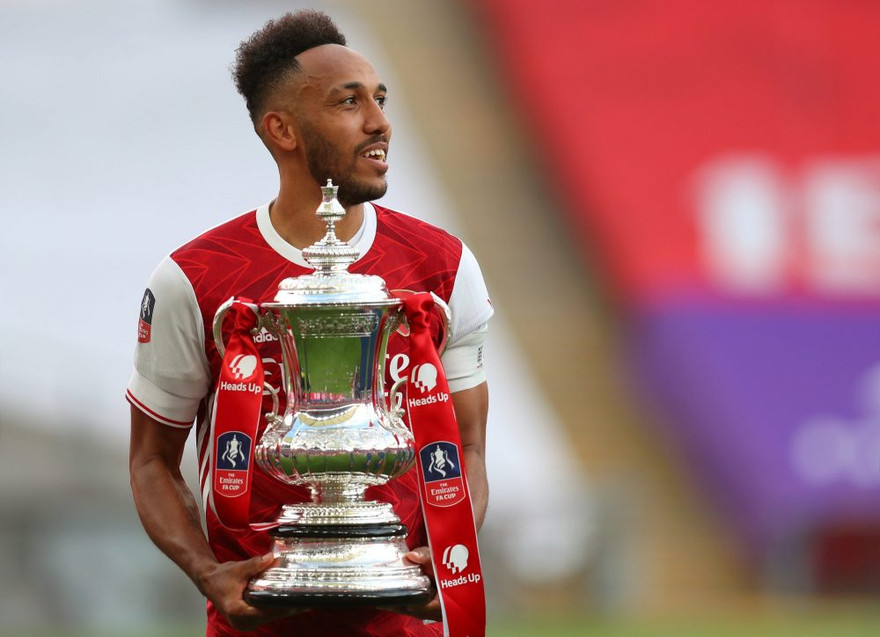 Aubameyang ở lại và nhận lương cao nhất lịch sử Arsenal.