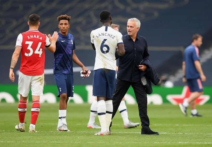 Mourinho chưa thua trận nào sau 10 lần tiếp đón Arsenal