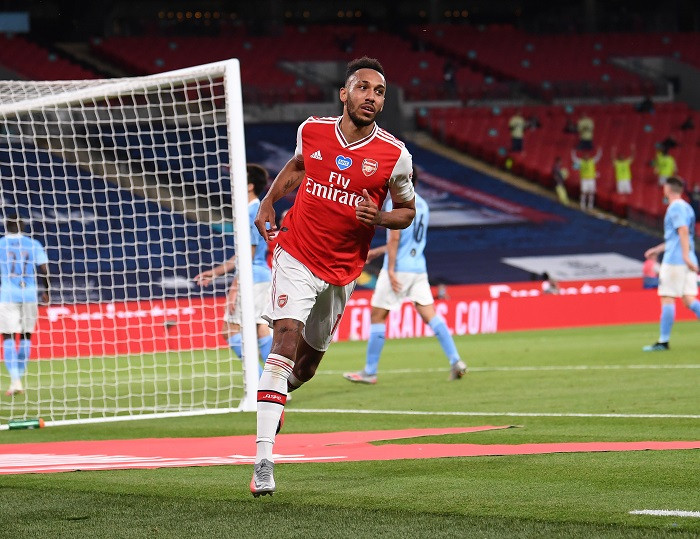 Aubameyang ghi cả 2 bàn thắng đưa Arsenal vào chung kết FA Cup