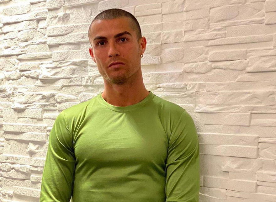 Ronaldo không còn phải cách ly tại nhà.