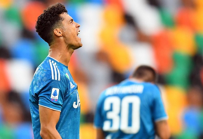 Juventus chưa thể lên ngôi vô địch sau trận thua Udinese